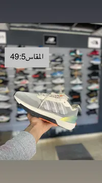 حذاء رياضي شبابي - تصميم عصري