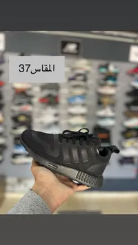 حذاء رياضي أديداس أسود - مقاس 37