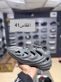 حذاء رياضي شبابي بتصميم عصري - أديداس (Adidas)