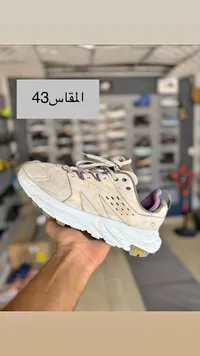 حذاء رياضي - هوكا (Hoka)
