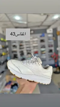 حذاء رياضي - بروكس (Brooks)