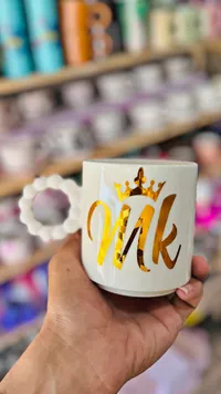 مج سيراميك بتصميم التاج وحرف MK