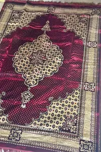 سجادة صلاة مخملية فاخرة بنقوش شرقية