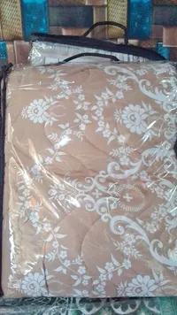 لحاف مزدوج بنقشة زهور