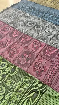 مفروشات بنقوش زهور