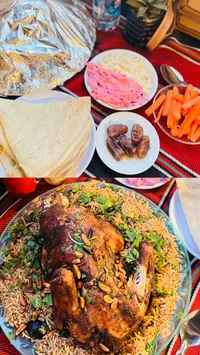 صنية دجاج محمر مع أرز