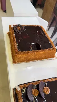 كيكة العسل بالشوكولاتة