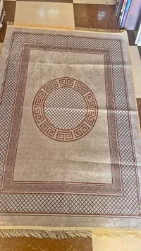سجادة أرضية بتصميم كلاسيكي
