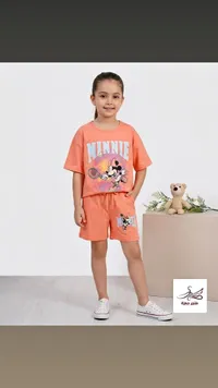 طقم شورت وتيشيرت بطبعة ميني ماوس (Minnie)
