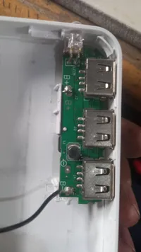 لوحة دائرة باور بانك بـ 3 منافذ USB