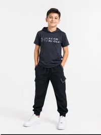 طقم ملابس رياضية للأولاد - أندر أرمر (Under Armour)