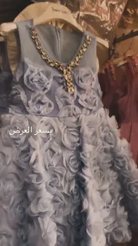 فستان سهرة بناتي مزين بالورود