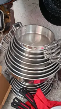 مجموعة أواني طهي استainless steel متعددة الأحجام