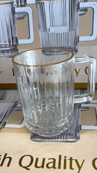 كاسة شاي زجاجية بحافة ذهبية