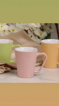 أكواب سيراميك ملونة بتصميم مضلع