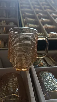كوب زجاجي بنقش محكم