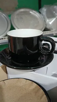 طقم كوب مع صحن سيراميك أسود