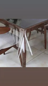 مفرش طاولة شفاف عازل للسوائل