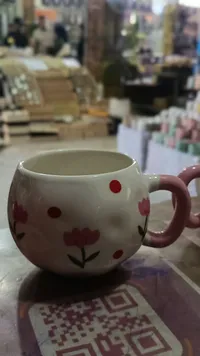 كوب سيراميك بتصميم الزهور والنقاط