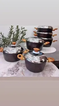 طقم طناجر جرانيت بتصميم خشبي