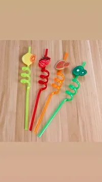 مجموعة شفاطات شرب حلزونية بأشكال فواكه