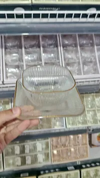طقم زبدية مع صحن زجاجي مضلع بحواف ذهبية