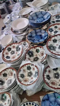 أطقم صحون سيراميك مزخرفة