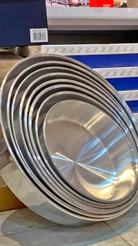 طقم صواني خبز معدنية (Set of Metal Baking Trays)