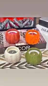شموع بتصميم اليقطين (Pumpkin Candles)