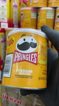 رقائق البطاطس بنكهة جبنة الشيدر - برينجلز (Pringles)