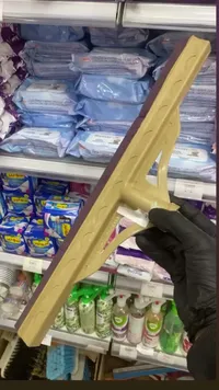 ممسحة زجاج بلاستيكية