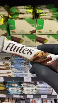 أصابع ويفر مغطاة بالشوكولاتة - فلوتس (Flutes)