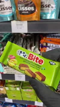ويفر بكريمة الفستق مغطى بشوكولاتة الحليب - مستر بايت (Mr. Bite)