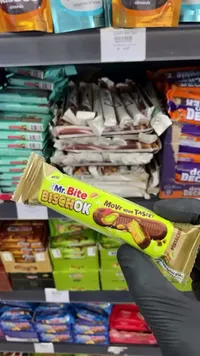 أصابع بسكويت بالشوكولاتة والفستق - مستر بايت (Mr. Bite)