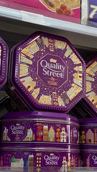 علبة شوكولاتة مشكلة - كواليتي ستريت (Quality Street)