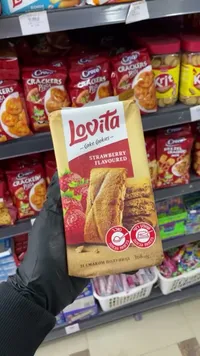 كوكيز الكيك بنكهة الفراولة - لوفيتا (Lovita)
