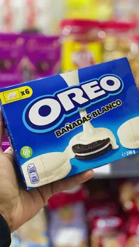 بسكويت أوريو مغطى بالشوكولاتة البيضاء (Oreo)