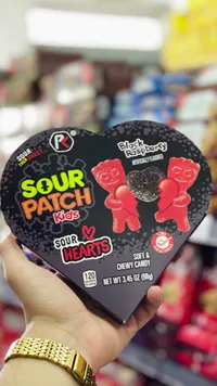 حلوى جيلي حامضة بنكهة التوت الأسود - ساور باتش كيدز (Sour Patch Kids)