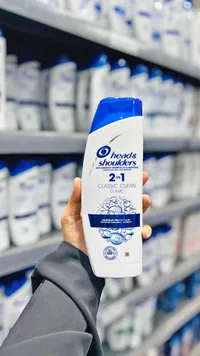 شامبو وبلسم كلاسيك كلين 2 في 1 - هيد أند شولدرز (Head & Shoulders)