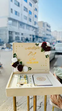 صندوق مهر فاخر مزين بالورود والذهب