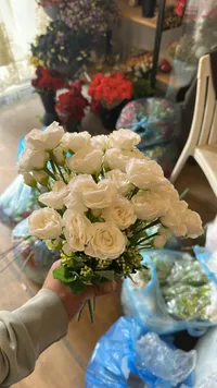 باقة ورد أبيض طازج