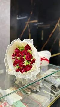 باقة ورود حمراء فاخرة