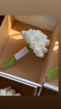باقة زهور التوليب البيضاء الصناعية