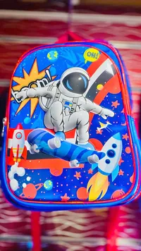 حقيبة ظهر مدرسية بتصميم رائد فضاء (Space Backpack)