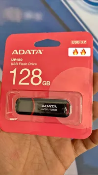 فلاشة يو إس بي سعة 128 جيجابايت موديل UV150 من أداتا (ADATA)