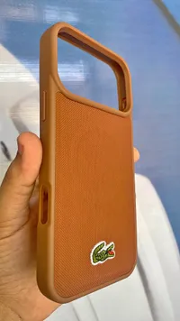كفر حماية للهاتف بتصميم لاكوست (Lacoste)
