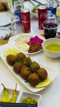كرات الفلافل المقلية