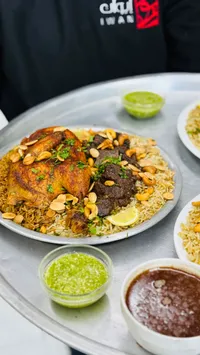 وجبة مشكلة شرقية - دجاج ولحم مع أرز