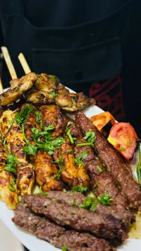 وجبة شيش طاووق ولحم مشوي