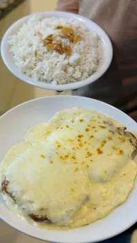 دجاج بالكريمة والجبن مع أرز باللوز